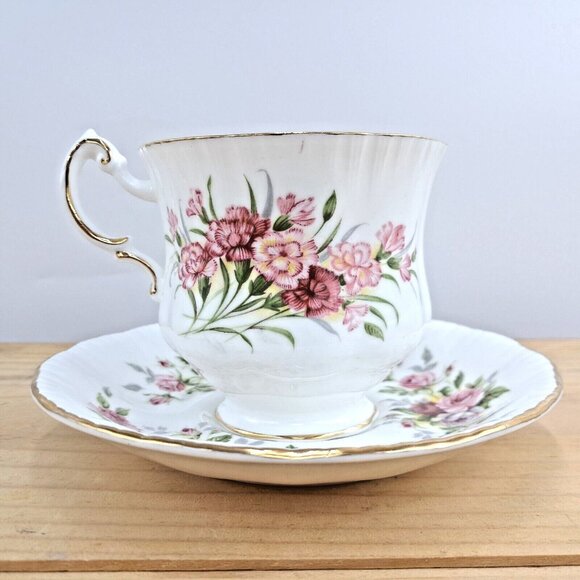 Paragon English Flowers Series-Victoriana Rose- Bone China Tea Cup and Saucer - Picture 6 of 7